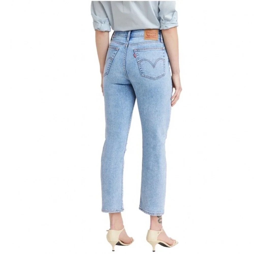 Levi's Women's Wedgie‎ Straight Ankle High Rise Distressed Light Wash Jeans 26